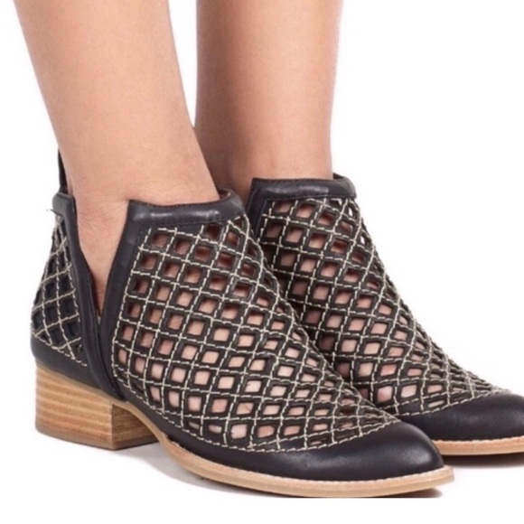 ‼️JEFFREY CAMPBELL TAGGART BLACK CUTOUT BOOTIES - Picture 6 of 6